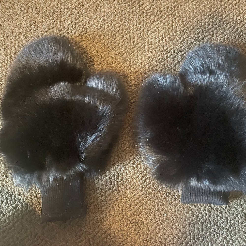 Warmest ever, real Fox-Fur mittens!!! Impeccable, irreplaceable, barely used